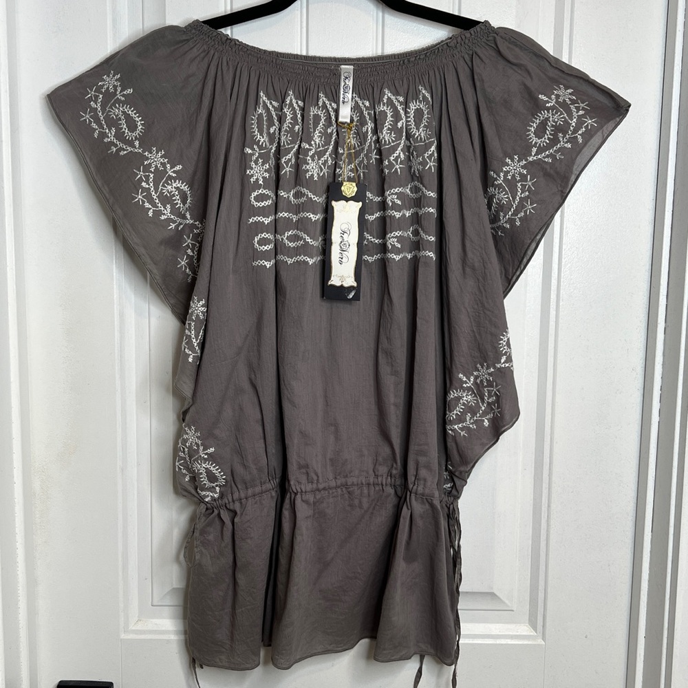 Tre Vero Gray Boho 100% Cotton Embroidered Open Sides Blouse. All Size NWT.